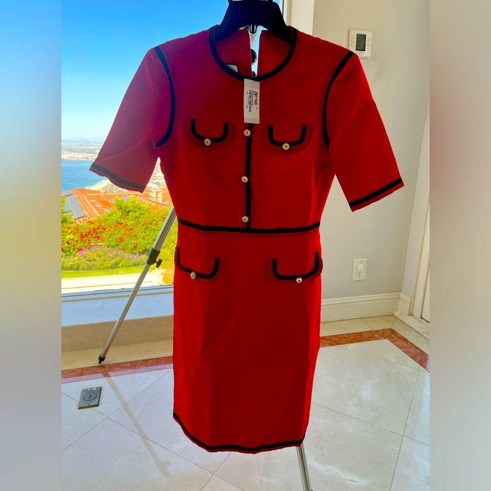 NWT / never worn Gucci Women wool-silk Mid length Dress 38